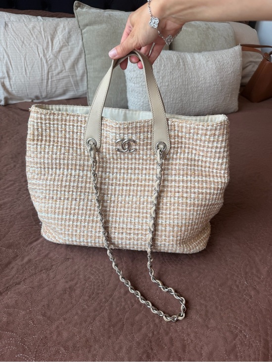 CHANEL Handbags - CHANEL Beige & Cream Tweed Chain-Handle Tote